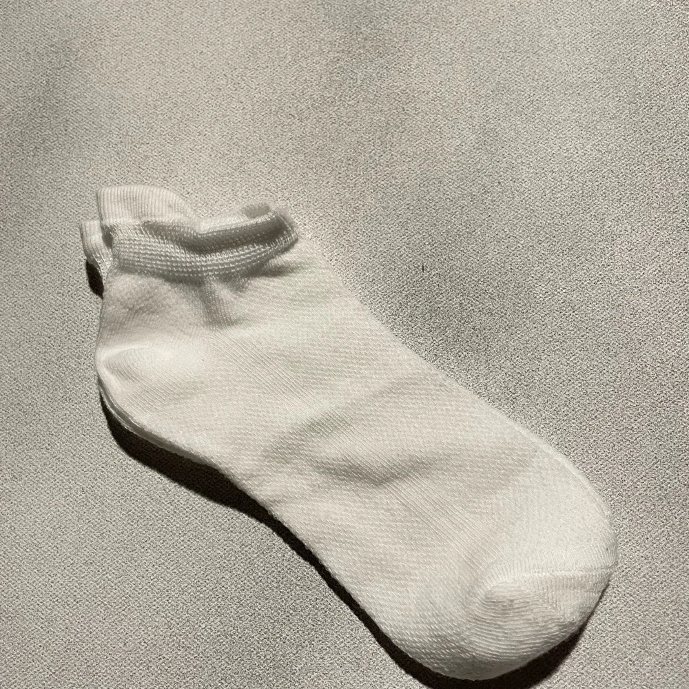 NEW Men's Assorted Ankle Socks - 2 Black, 1 White, 1 Blue, 1 Brown (One Size)